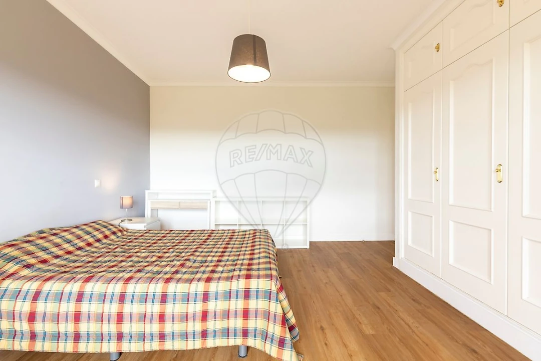 Moradia T5 para Venda em Vila Verde dos Francos Foto 24