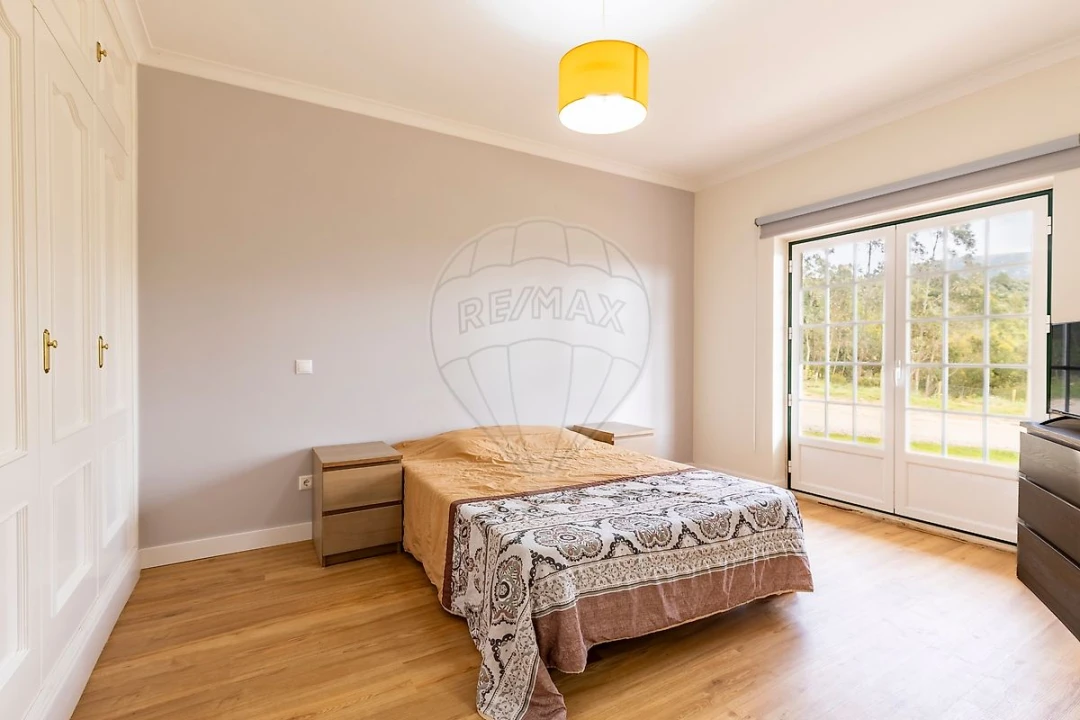 Moradia T5 para Venda em Vila Verde dos Francos Foto 26