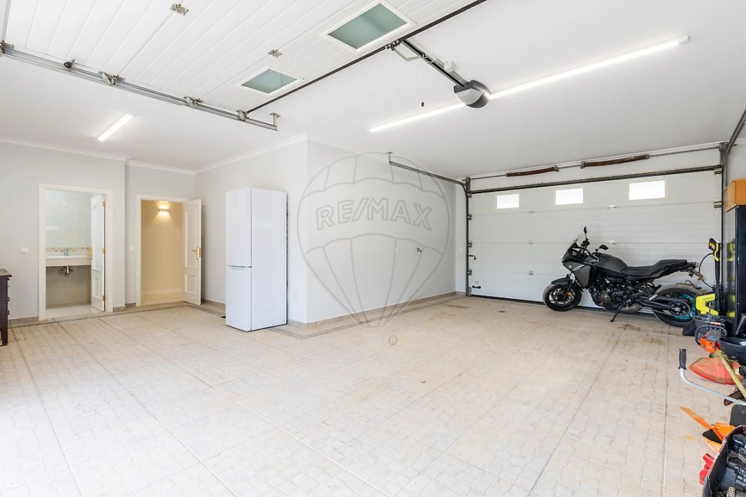 Moradia T5 para Venda em Vila Verde dos Francos Foto 36