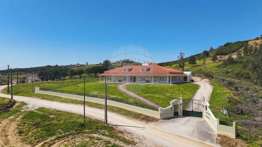 Moradia T5 para Venda em Vila Verde dos Francos Foto 44