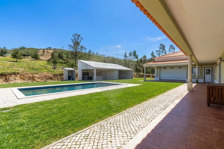 Moradia T5 para Venda em Vila Verde dos Francos Foto 42