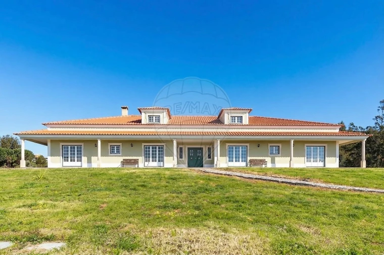 Moradia T5 para Venda em Vila Verde dos Francos Foto 4