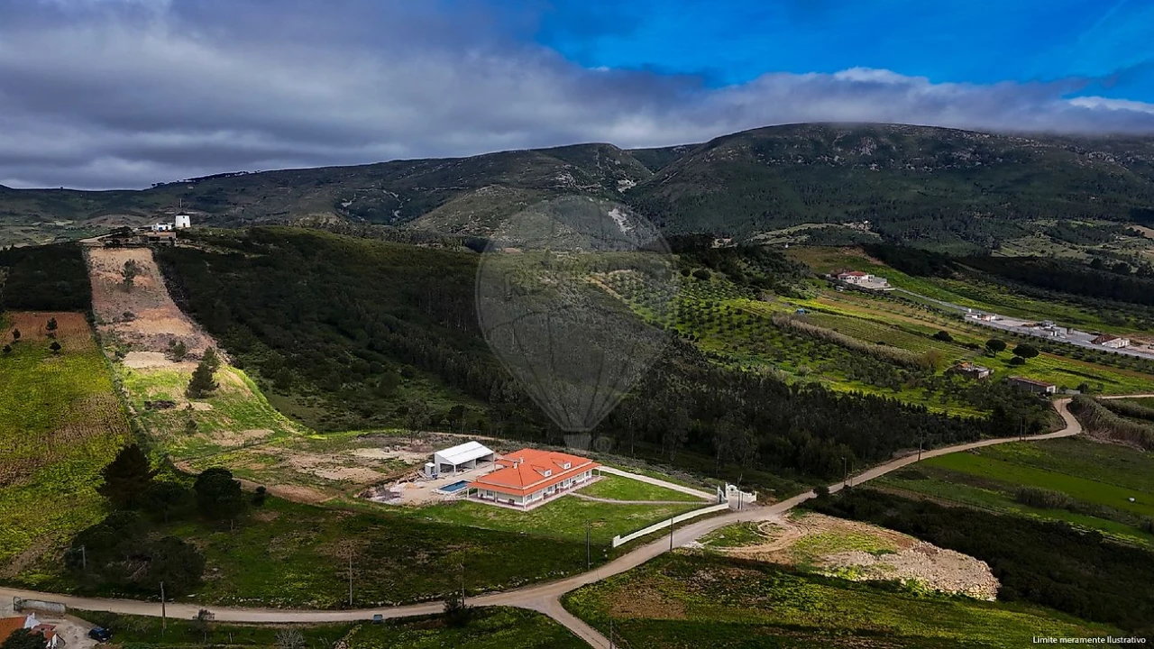 Moradia T5 para Venda em Vila Verde dos Francos Foto 45