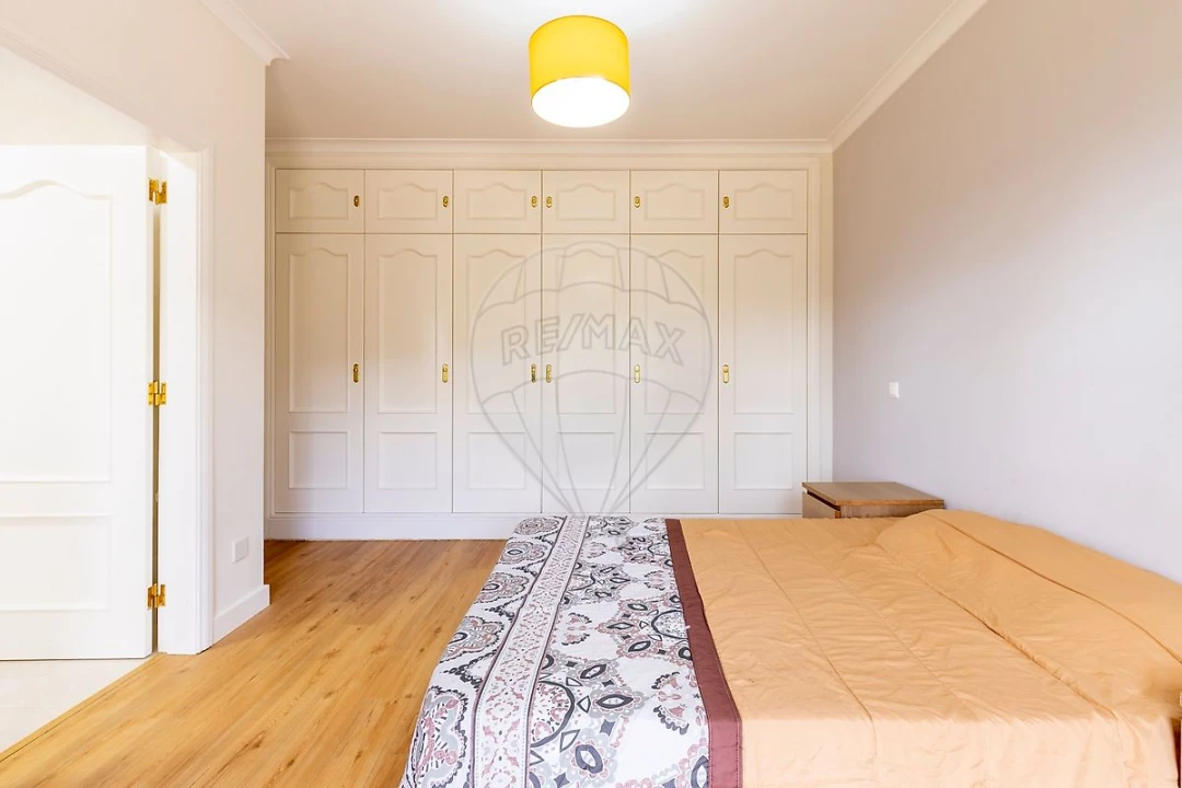 Moradia T5 para Venda em Vila Verde dos Francos Foto 28