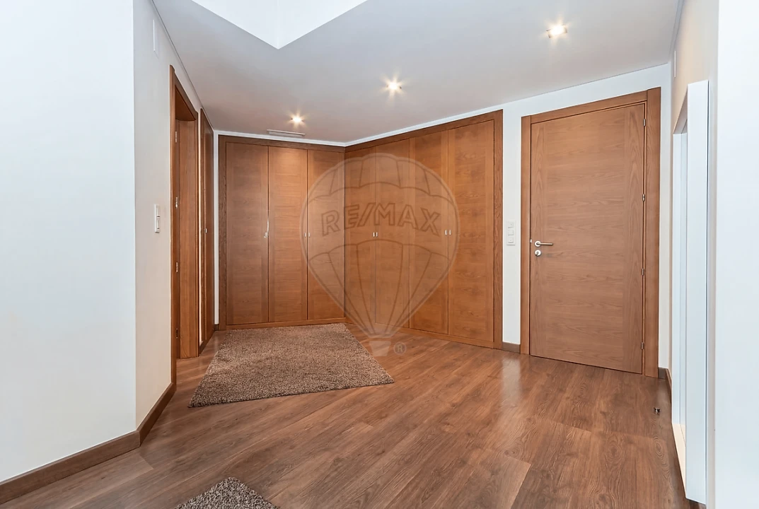 Apartamento T4 para Venda em Alverca do Ribatejo e Sobralinho Foto 3