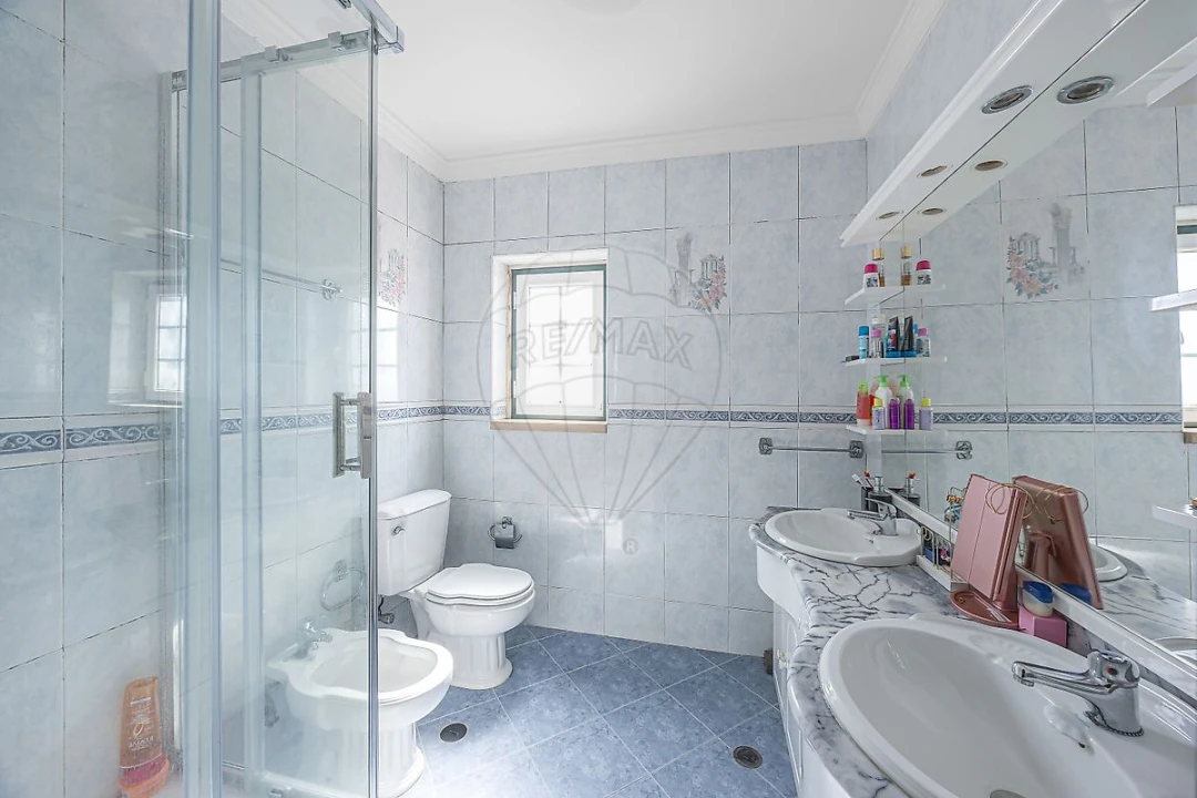 Moradia T4 para Venda em Azueira e Sobral da Abelheira Foto 10