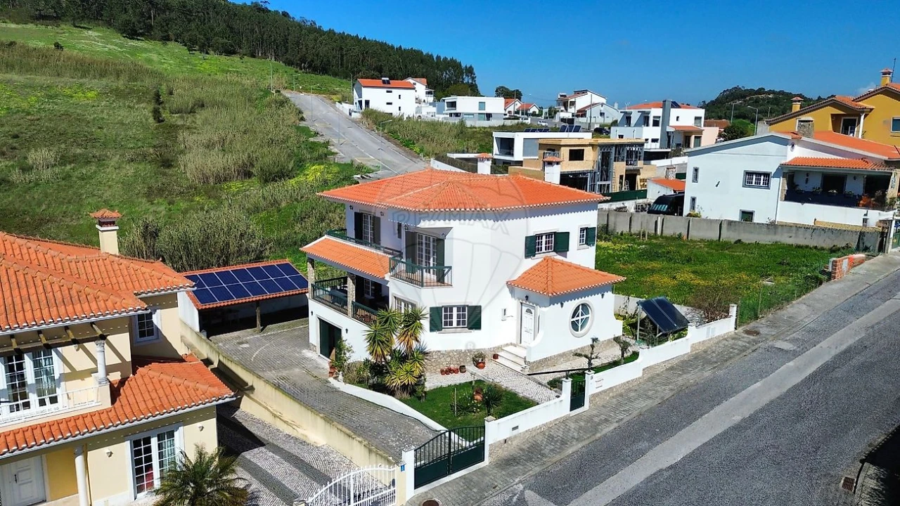 Moradia T4 para Venda em Azueira e Sobral da Abelheira Foto 5