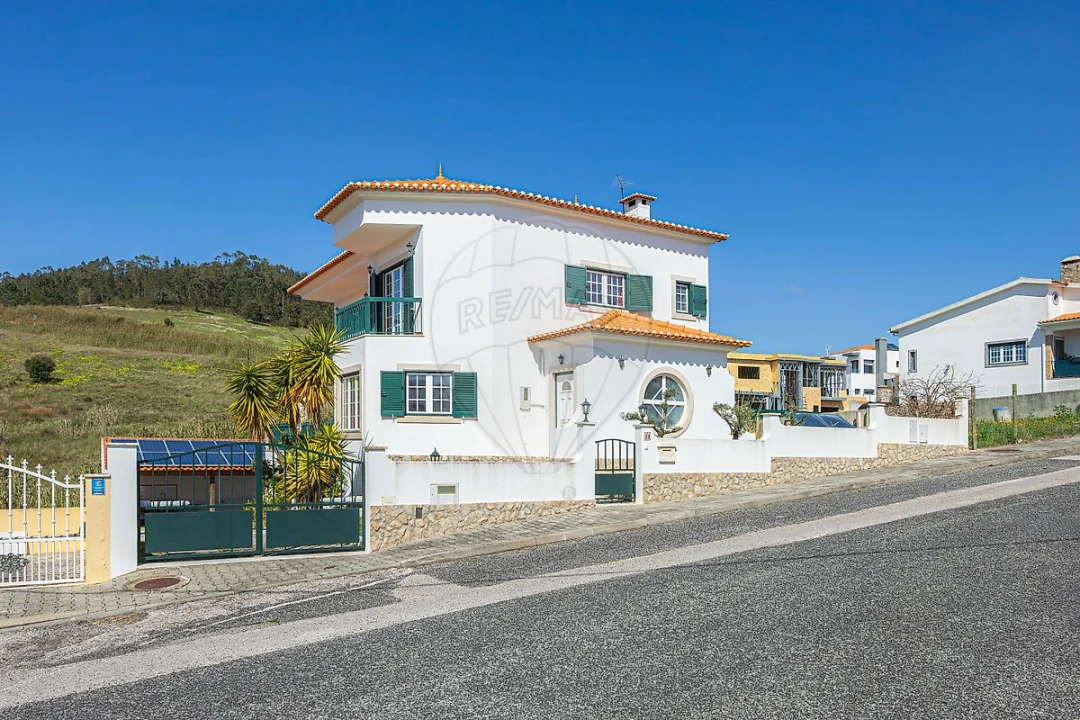 Moradia T4 para Venda em Azueira e Sobral da Abelheira Foto 35