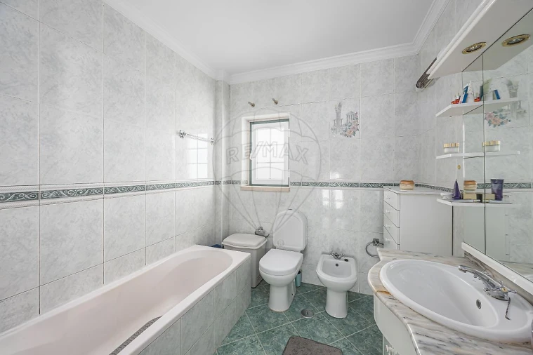 Moradia T4 para Venda em Azueira e Sobral da Abelheira Foto 14