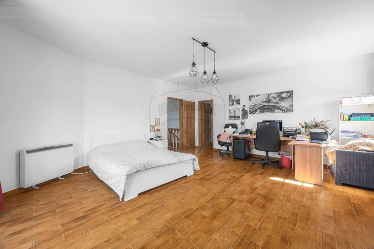 Moradia T4 para Venda em Azueira e Sobral da Abelheira Foto 8