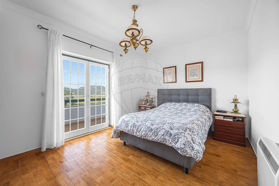 Moradia T4 para Venda em Azueira e Sobral da Abelheira Foto 12