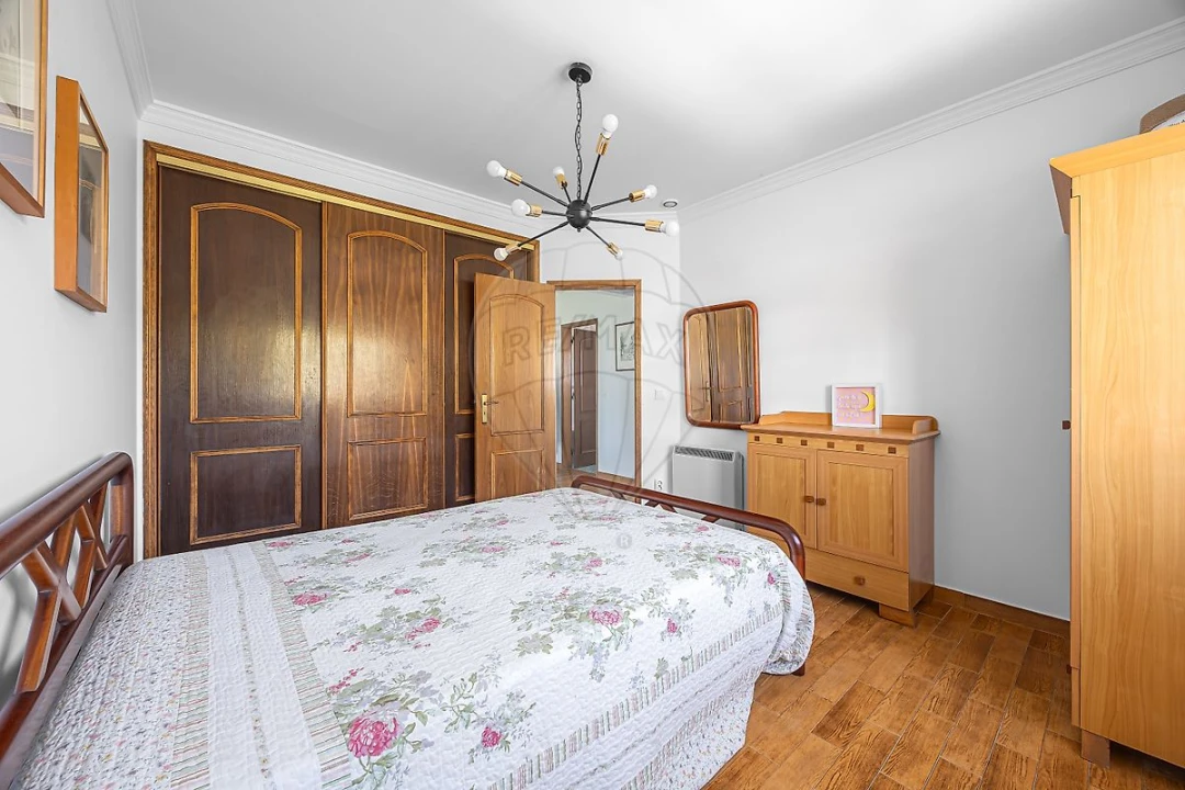 Moradia T4 para Venda em Azueira e Sobral da Abelheira Foto 17