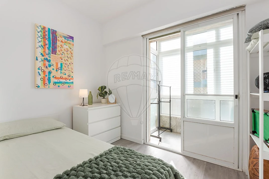 Apartamento T2 para Venda em Vialonga Foto 9