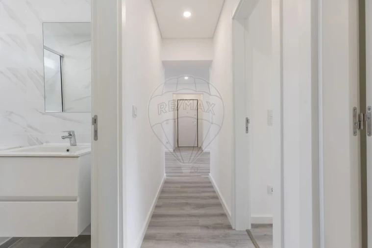 Apartamento T2 para Venda em Olivais Foto 4