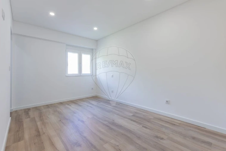 Apartamento T3 para Venda em Olivais Foto 10