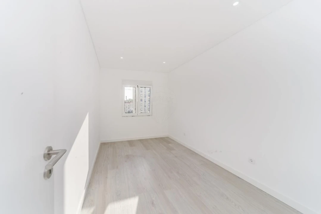 Apartamento T3 para Venda em Olivais Foto 2