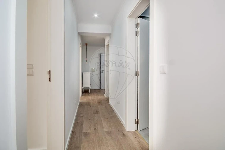 Apartamento T3 para Venda em Moscavide e Portela Foto 2