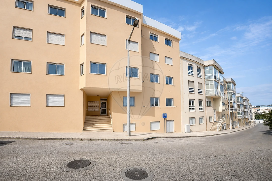 Apartamento T1 para Venda em Alcobaça e Vestiaria Foto 2