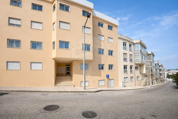 Apartamento T1 para Venda em Alcobaça e Vestiaria Foto 2
