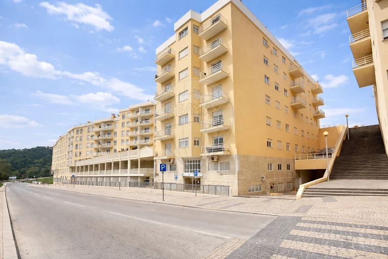 Apartamento T1 para Venda em Alcobaça e Vestiaria