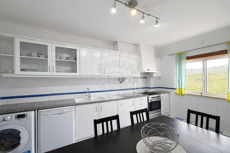 Apartamento T1 para Venda em Alcobaça e Vestiaria Foto 8