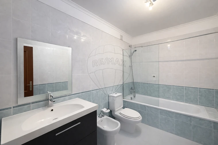 Apartamento T1 para Venda em Alcobaça e Vestiaria Foto 9