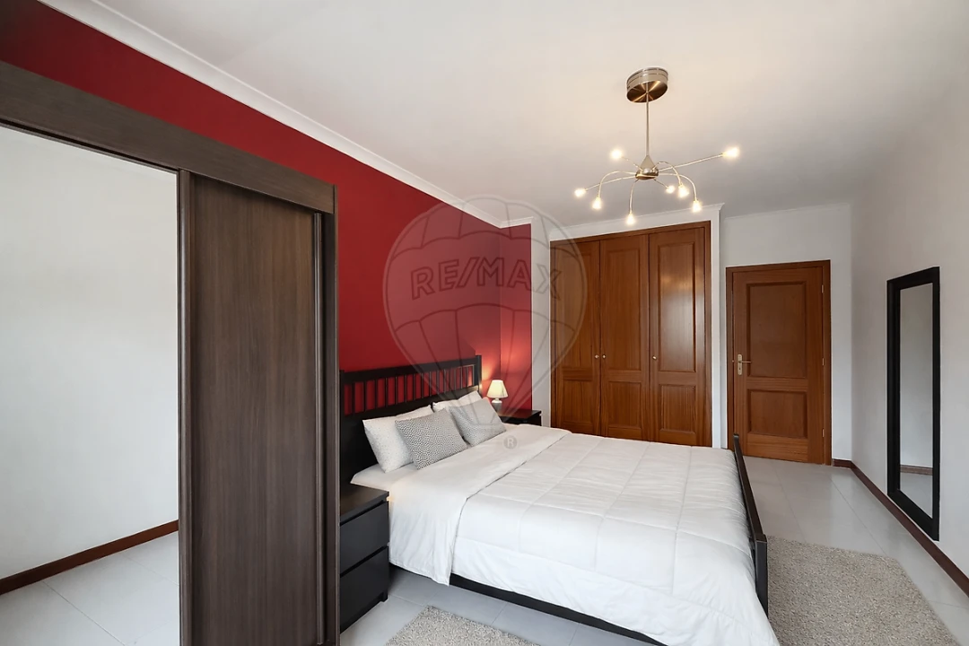 Apartamento T1 para Venda em Alcobaça e Vestiaria Foto 3