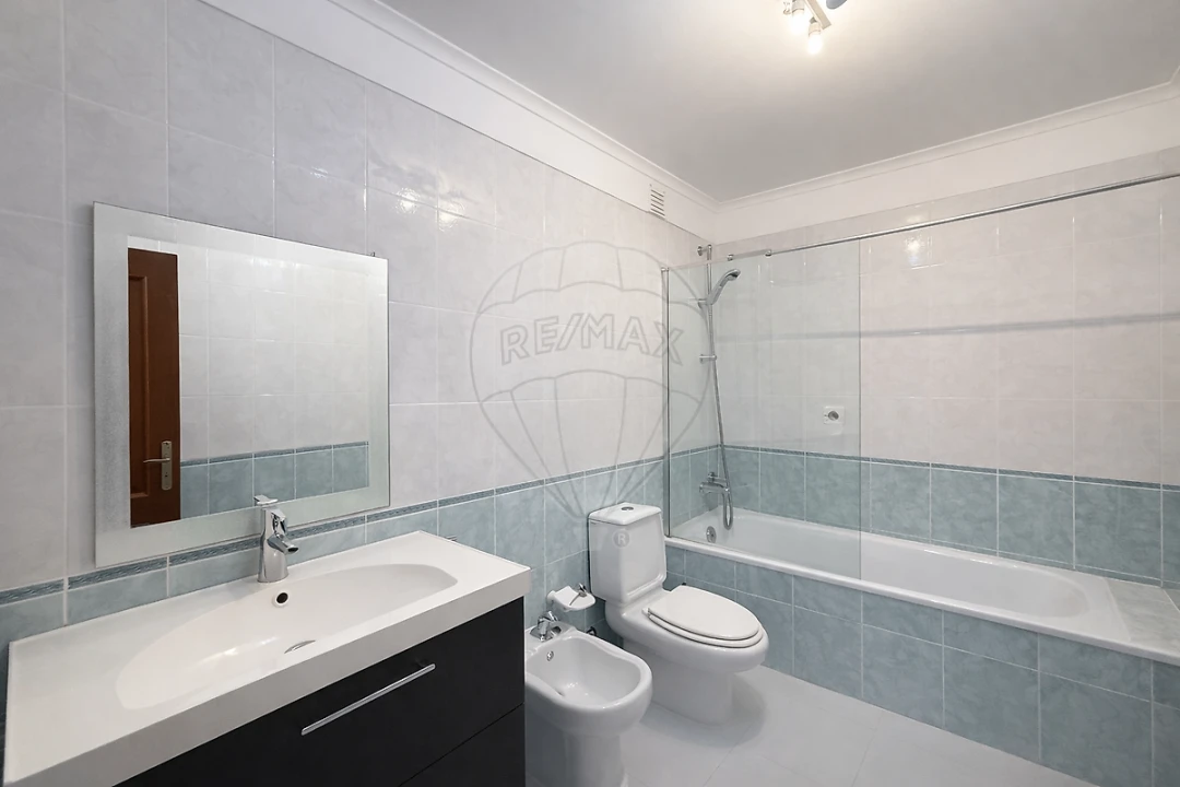 Apartamento T1 para Venda em Alcobaça e Vestiaria Foto 9