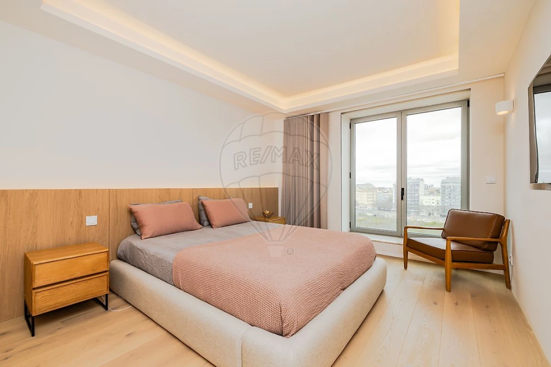 Apartamento T3 para Venda em Campolide Foto 25