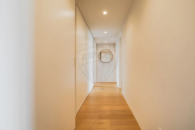 Apartamento T3 para Venda em Campolide Foto 15