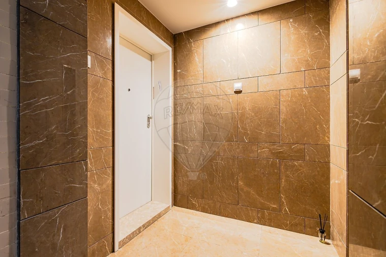 Apartamento T3 para Venda em Campolide Foto 41