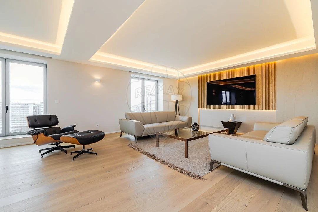 Apartamento T3 para Venda em Campolide Foto 1