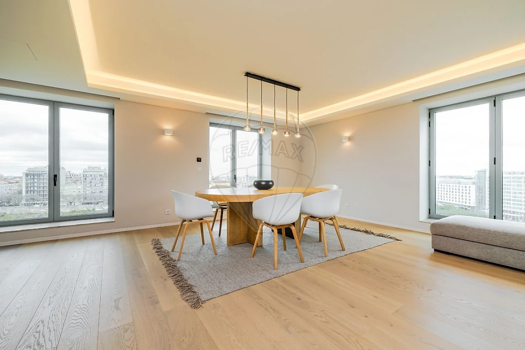 Apartamento T3 para Venda em Campolide Foto 7