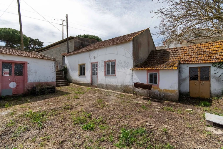 Moradia T2 para Venda em Alenquer (Santo Estêvão e Triana)