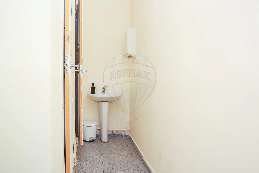 Loja para Arrendamento em Alverca do Ribatejo e Sobralinho Foto 1