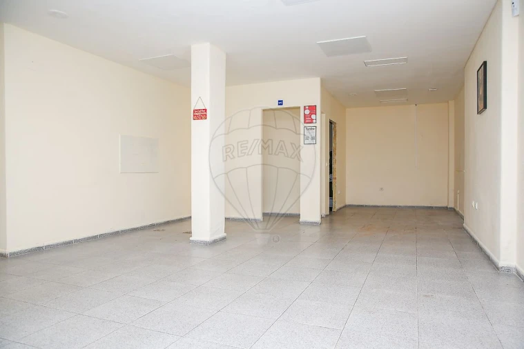 Loja para Arrendamento em Alverca do Ribatejo e Sobralinho Foto 20