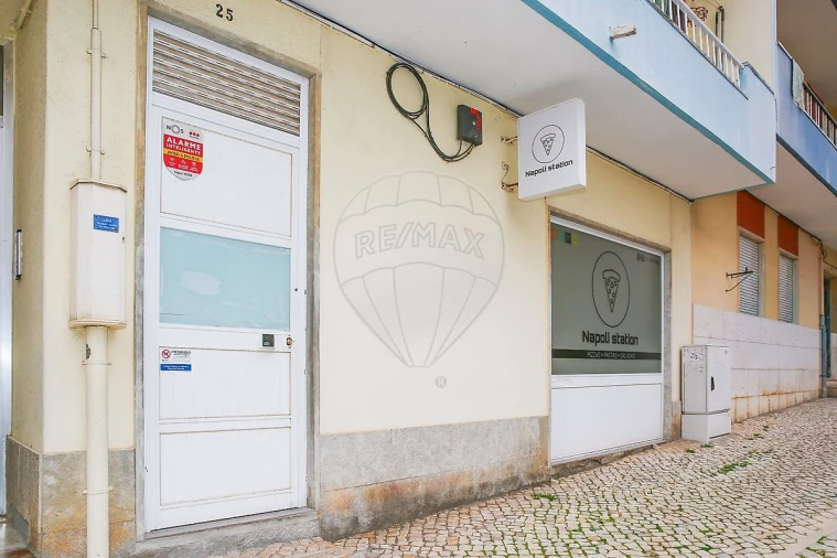 Loja para Arrendamento em Alverca do Ribatejo e Sobralinho Foto 18