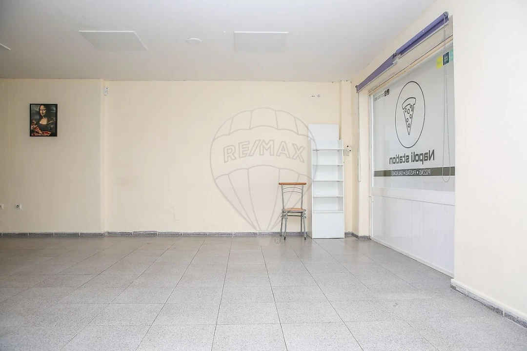 Loja para Arrendamento em Alverca do Ribatejo e Sobralinho Foto 17