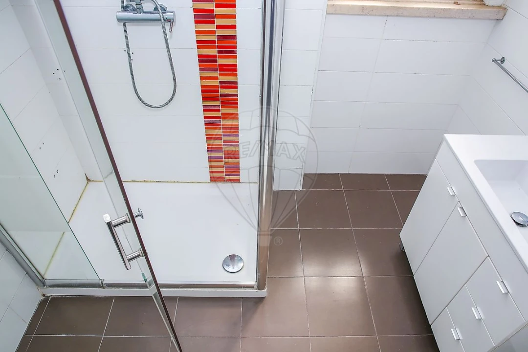 Moradia T5 para Venda em Santa Maria e São Miguel, São Martinho, São Pedro Penaferrim Foto 26