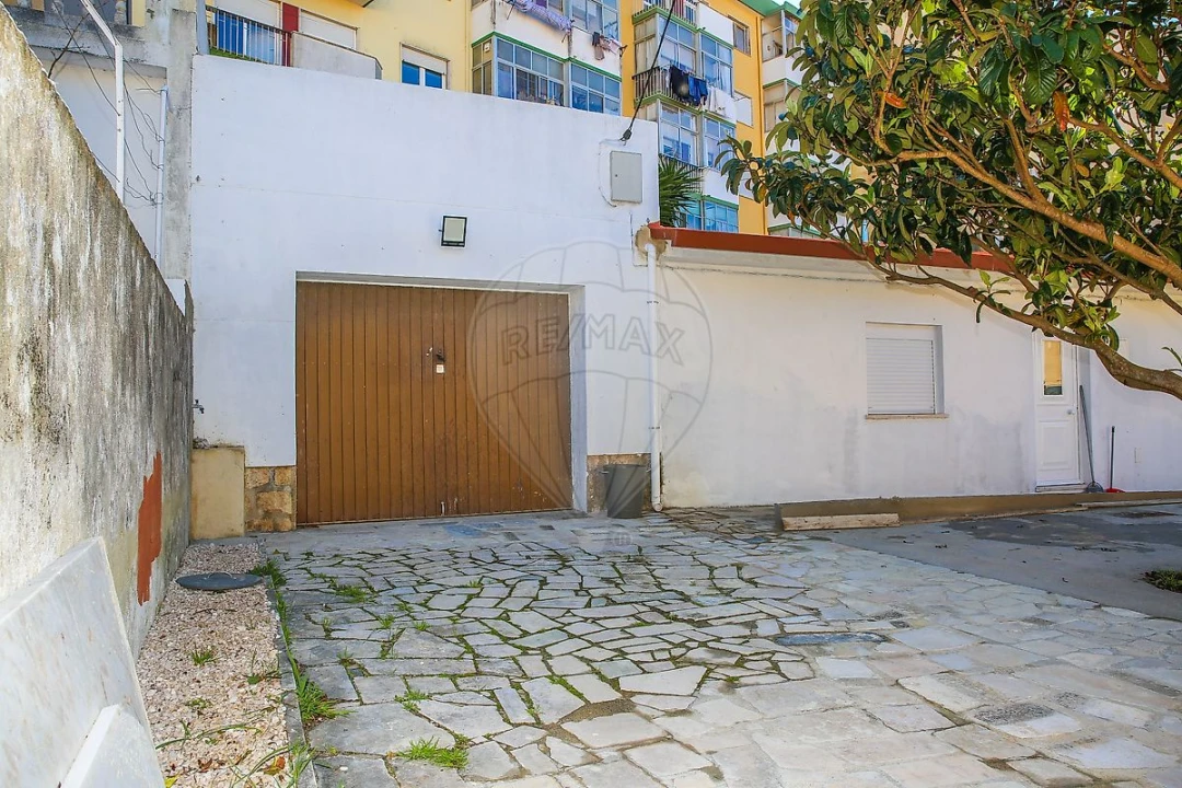 Moradia T5 para Venda em Santa Maria e São Miguel, São Martinho, São Pedro Penaferrim Foto 36