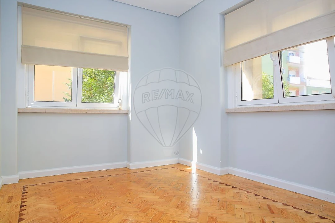 Moradia T5 para Venda em Santa Maria e São Miguel, São Martinho, São Pedro Penaferrim Foto 17