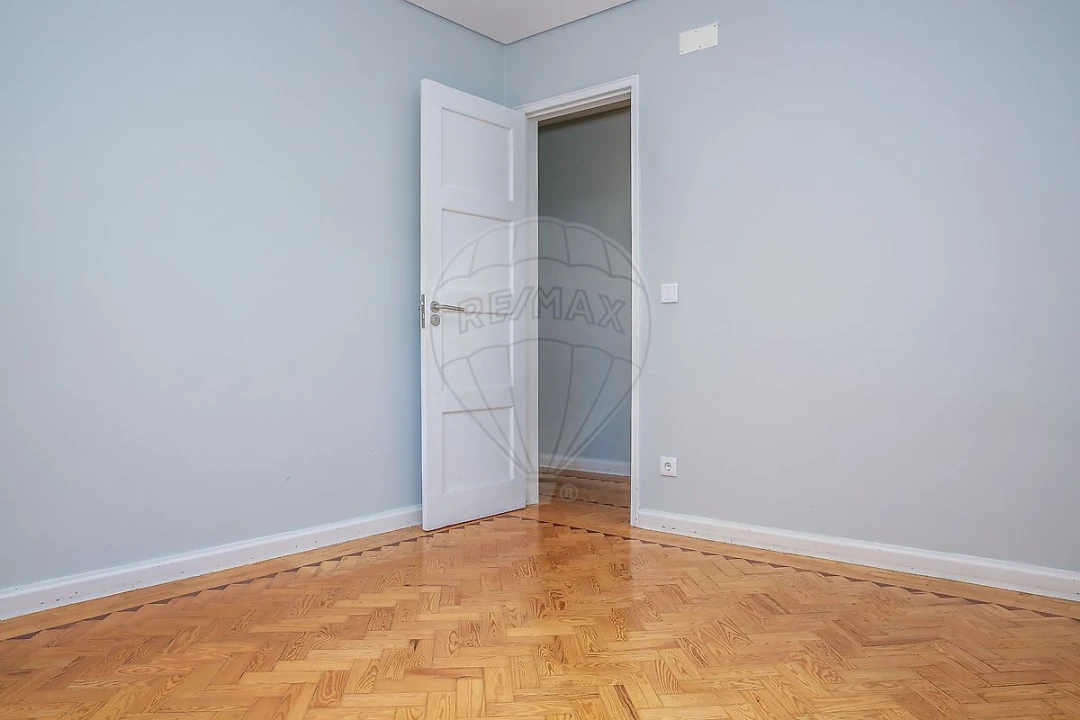 Moradia T5 para Venda em Santa Maria e São Miguel, São Martinho, São Pedro Penaferrim Foto 15