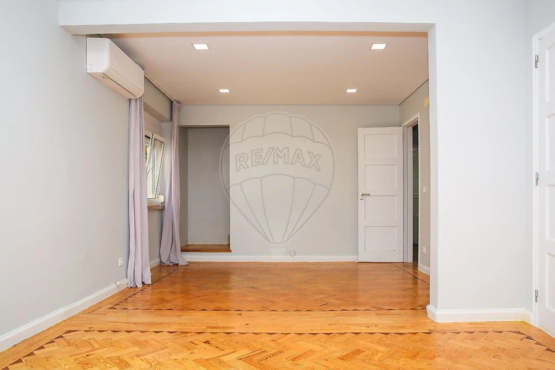 Moradia T5 para Venda em Santa Maria e São Miguel, São Martinho, São Pedro Penaferrim Foto 16