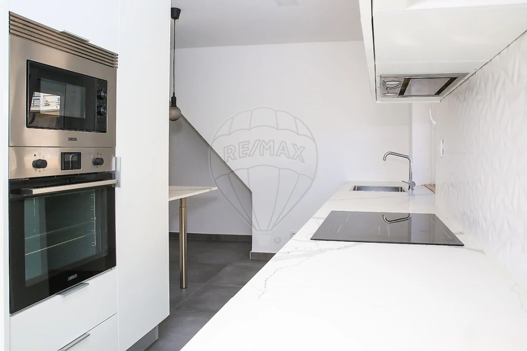 Moradia T5 para Venda em Santa Maria e São Miguel, São Martinho, São Pedro Penaferrim Foto 23