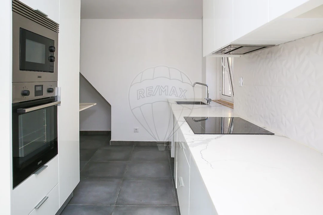 Moradia T5 para Venda em Santa Maria e São Miguel, São Martinho, São Pedro Penaferrim Foto 22