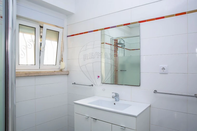 Moradia T5 para Venda em Santa Maria e São Miguel, São Martinho, São Pedro Penaferrim Foto 25