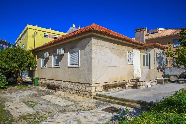 Moradia T5 para Venda em Santa Maria e São Miguel, São Martinho, São Pedro Penaferrim Foto 2