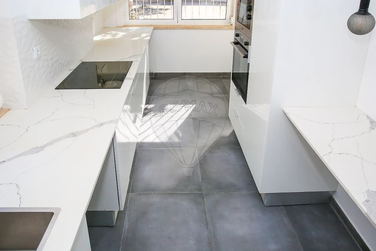 Moradia T5 para Venda em Santa Maria e São Miguel, São Martinho, São Pedro Penaferrim Foto 18