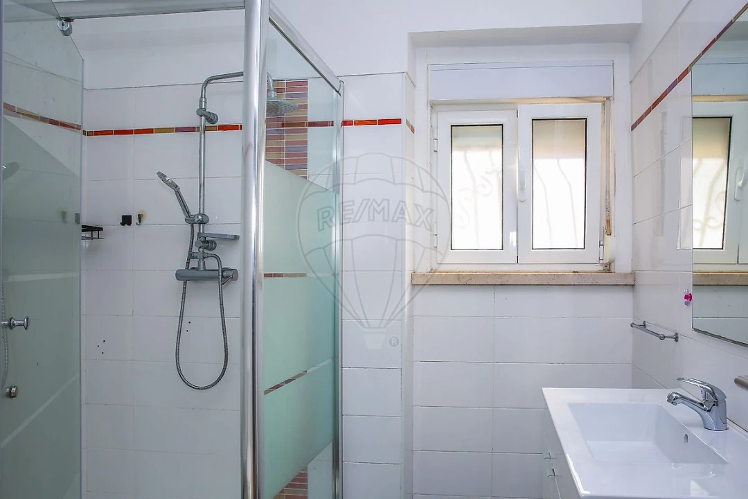 Moradia T5 para Venda em Santa Maria e São Miguel, São Martinho, São Pedro Penaferrim Foto 28