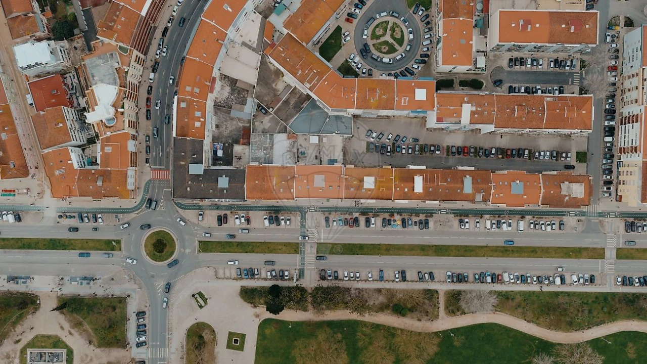 Apartamento T2 para Venda em Santa Maria, São Pedro e Matacães Foto 34